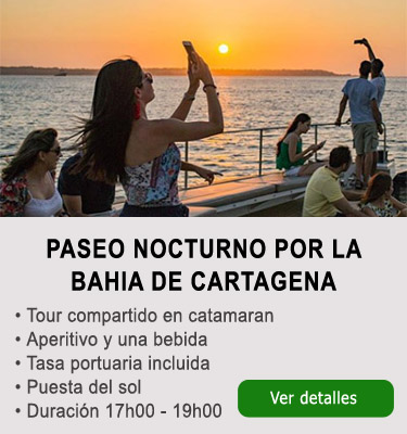 Tour nocturno en la bahia de Cartagena